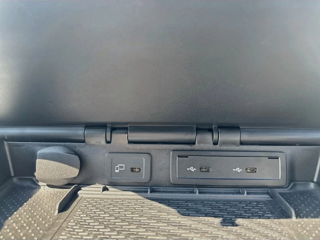 Used 2023 Silver Mercedes-Benz Cargo 170 WB image 31