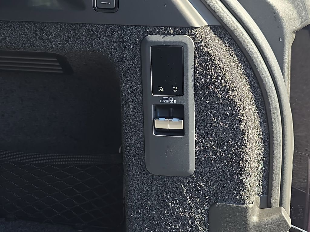 New 2026 Icy White Land Rover SE image 14