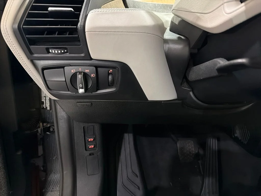 Used 2016 Orange BMW Base image 13
