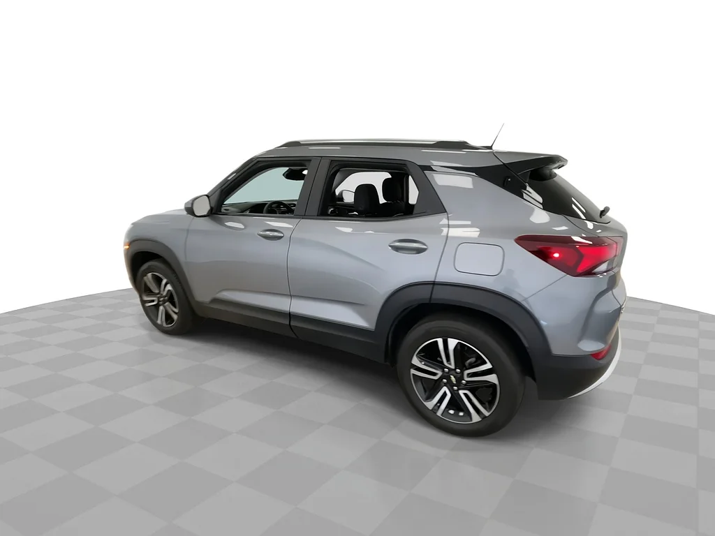 Used 2023 Sterling Gray Metallic Chevrolet LT image 7