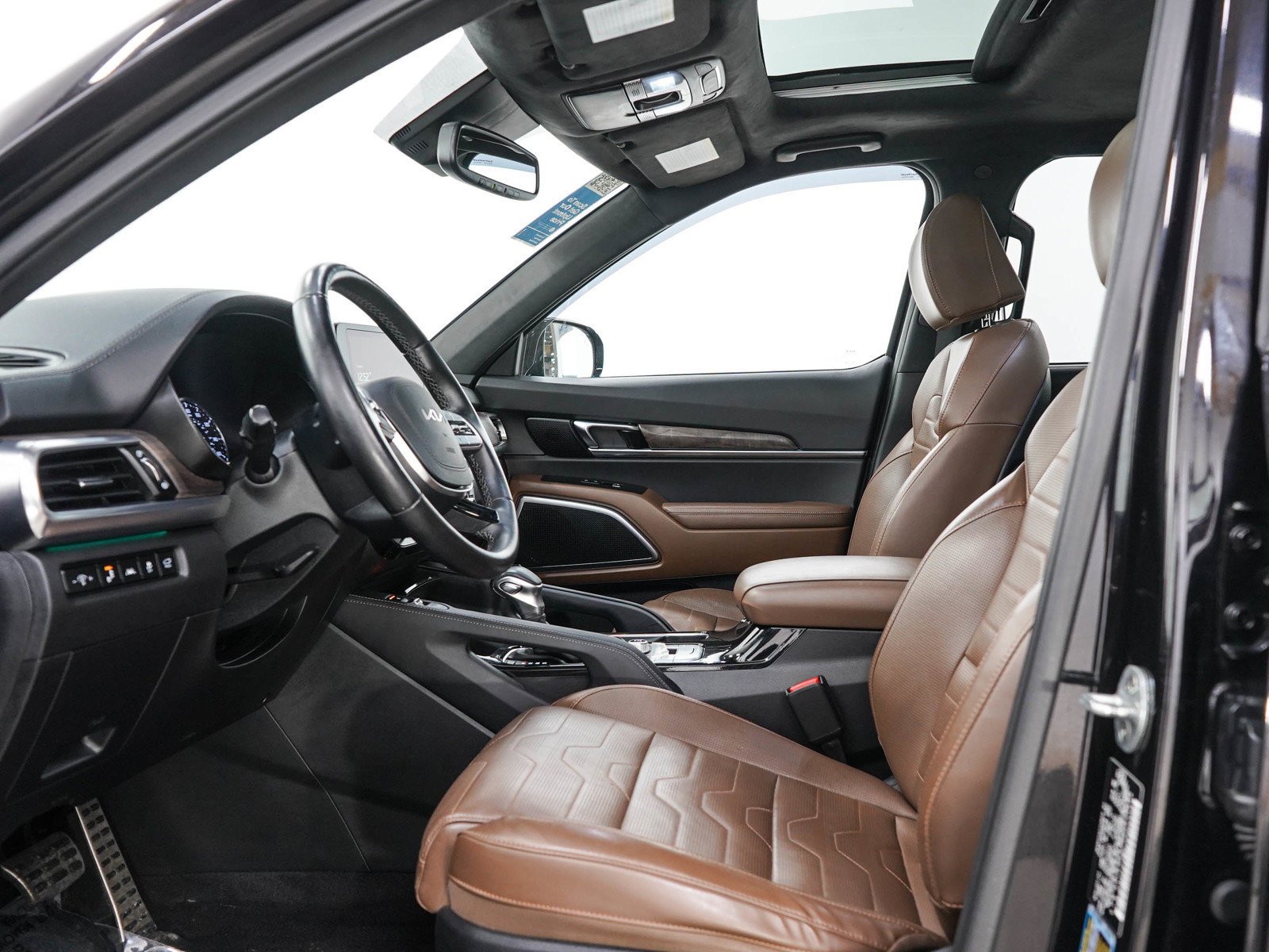 Used 2022 Black Copper Kia SX AWD image 26