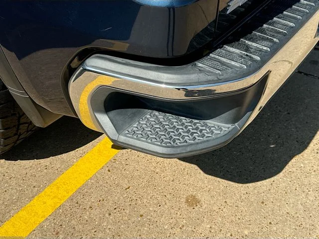 Used 2019 Blue GMC SLT image 32