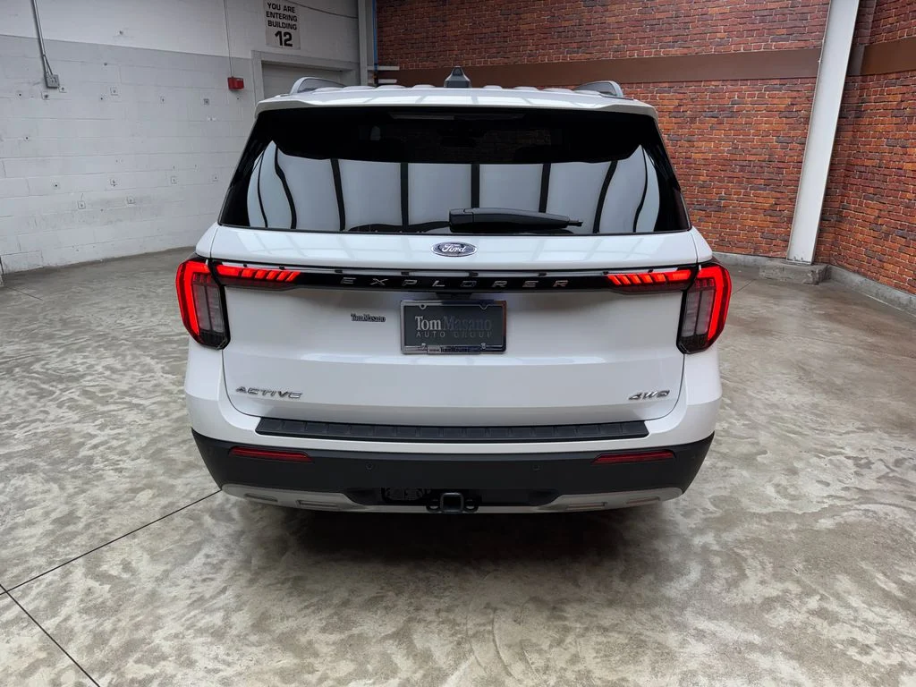 New 2026 Star White Metallic Tri-Coat Ford Active image 5