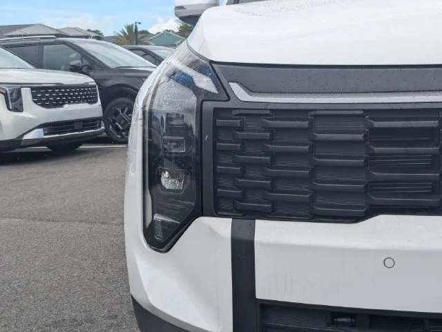 Used 2026 White Kia LX image 9