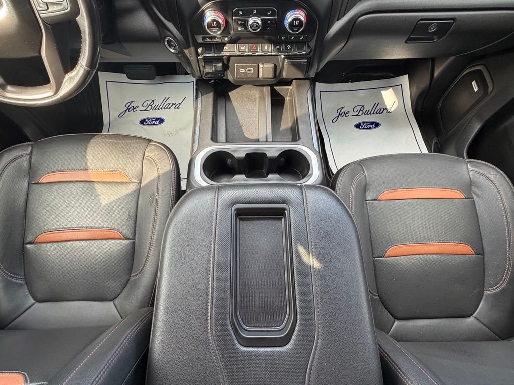 Used 2022 White GMC AT4 image 22