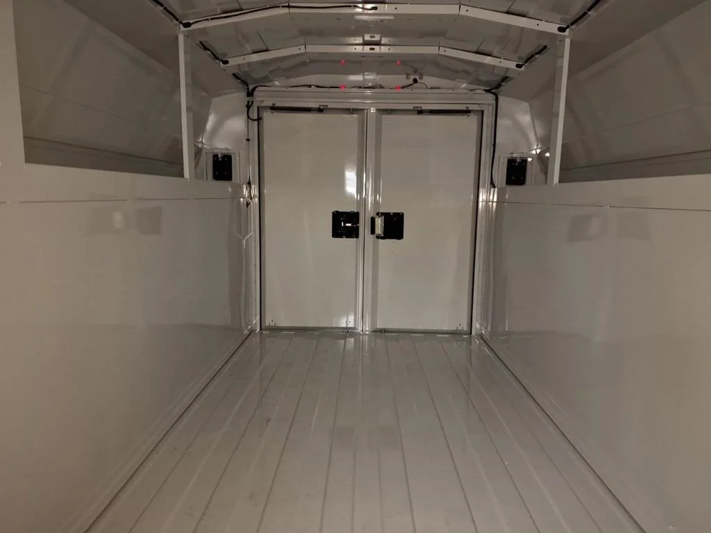 New 2025 Summit White Chevrolet 1WT image 13