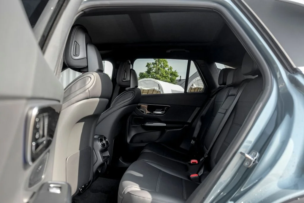 New 2026 Verde Silver Metallic Mercedes-Benz GLC 300 image 15