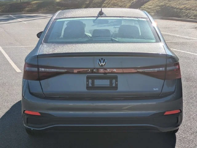 New 2027 Platinum Gray Metallic Volkswagen 1.5T SE image 5