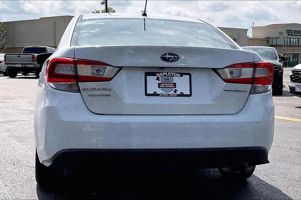 Used 2022 White Subaru Base image 4