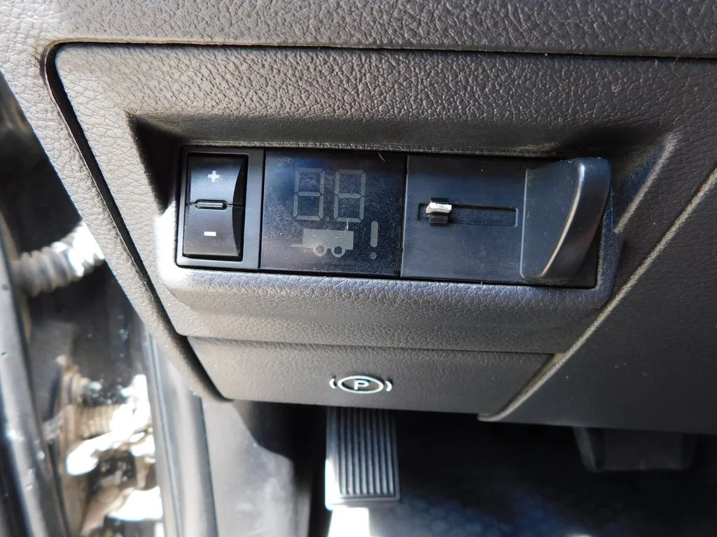 Used 2011 Brilliant Black Crystal Pearlcoat Ram ST image 16