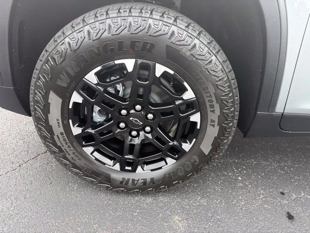 New 2027 Sterling Gray Metallic Chevrolet Z71 image 11