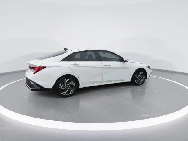Used 2025 White Hyundai Limited image 8