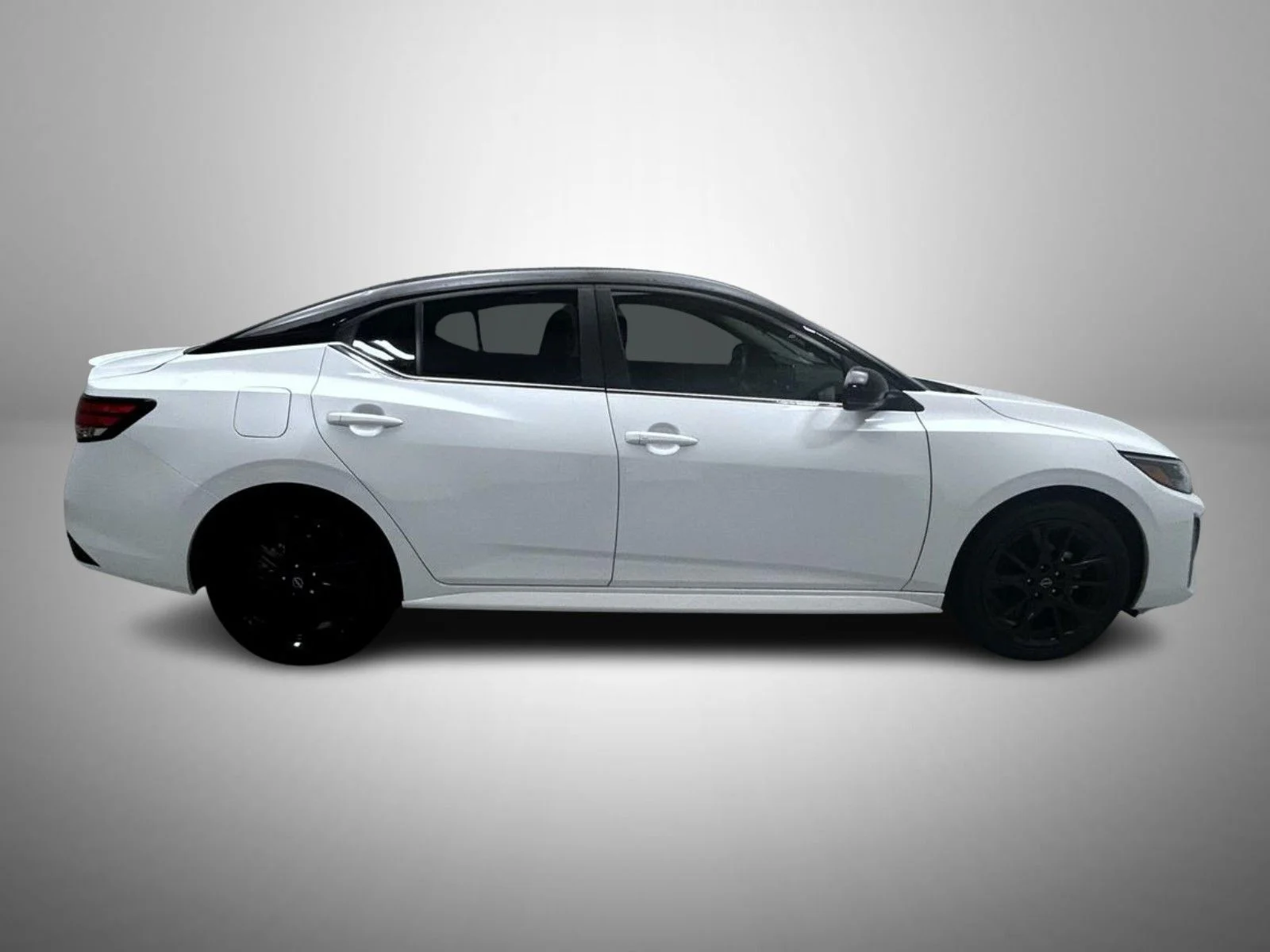Used 2024 White Nissan SR image 4