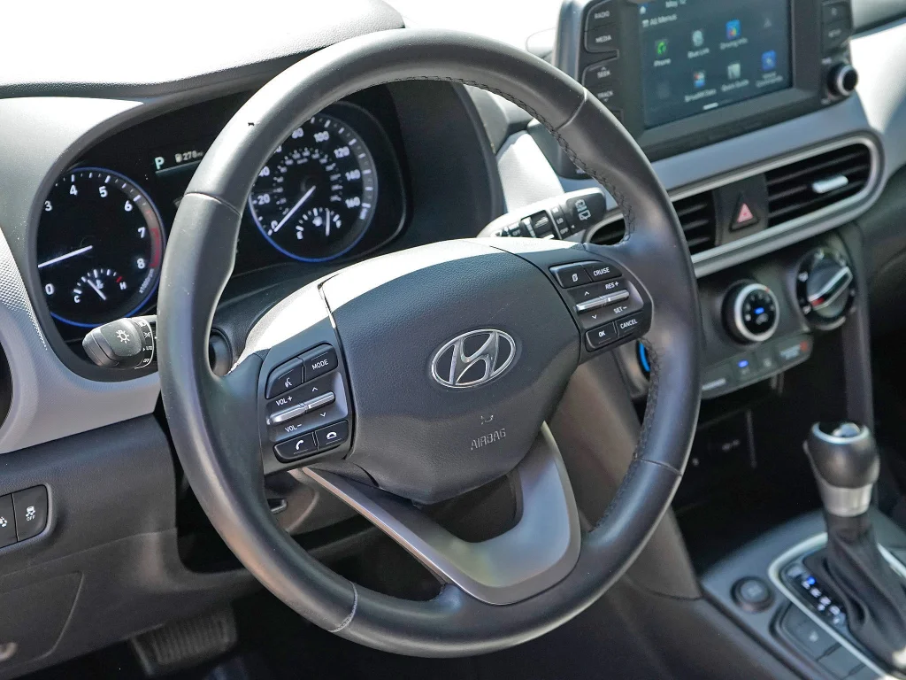 Used 2021 Sonic Silver Hyundai SEL Plus image 18