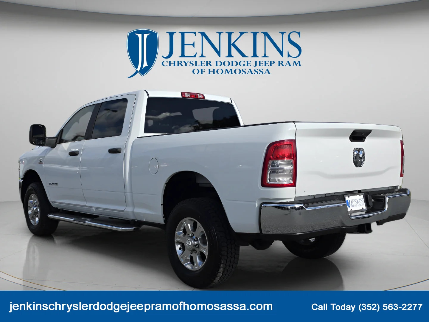 Used 2024 Bright White Clearcoat Ram Big Horn image 7