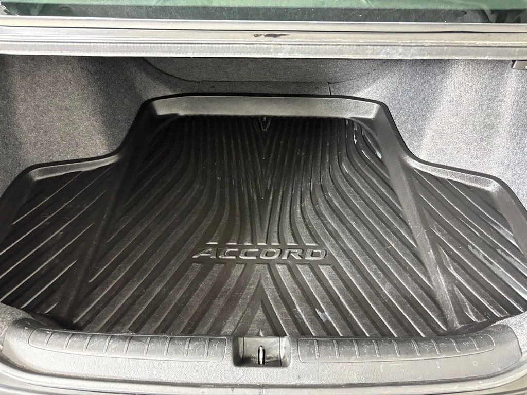 Used 2018  Honda LX image 35