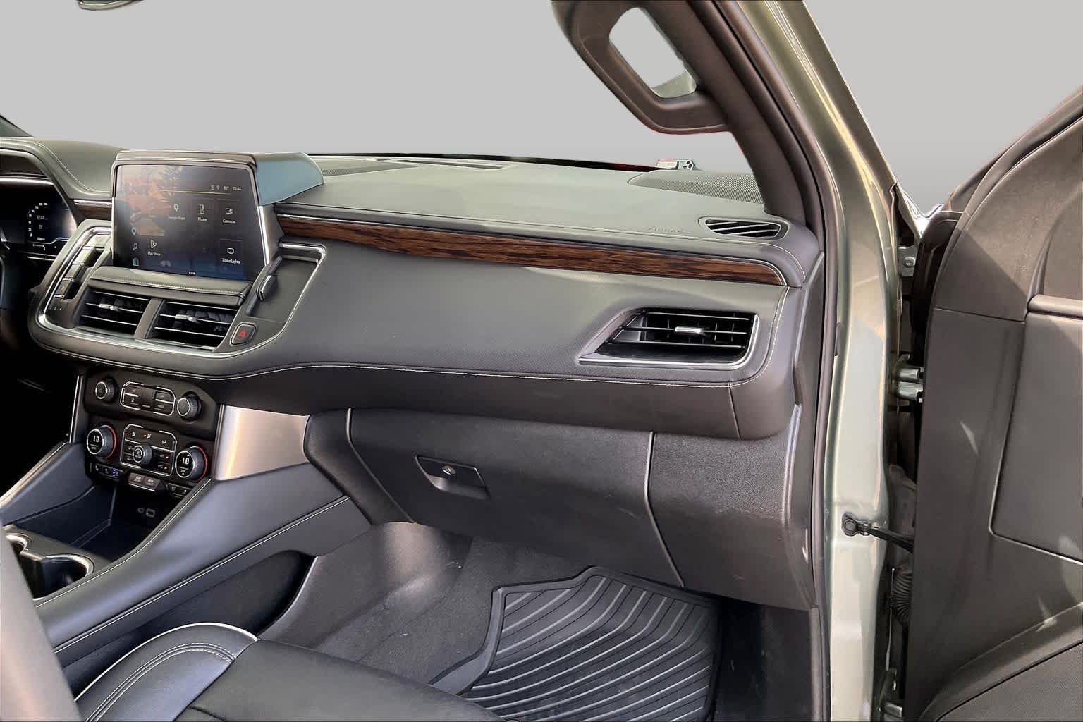 Used 2023 Silver Sage Metallic Chevrolet Premier image 17