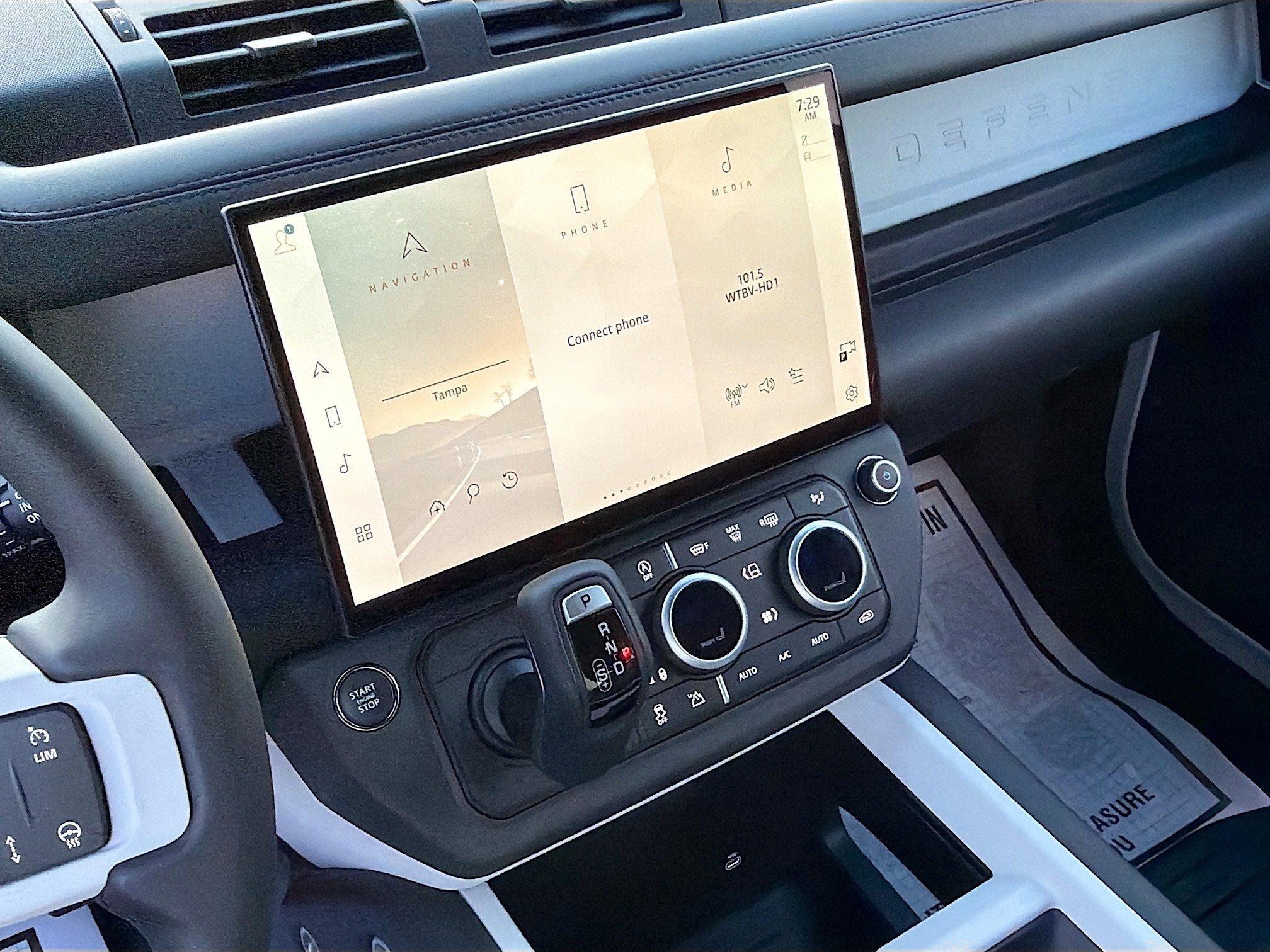 New 2026 Fuji White Land Rover X-Dynamic SE image 27