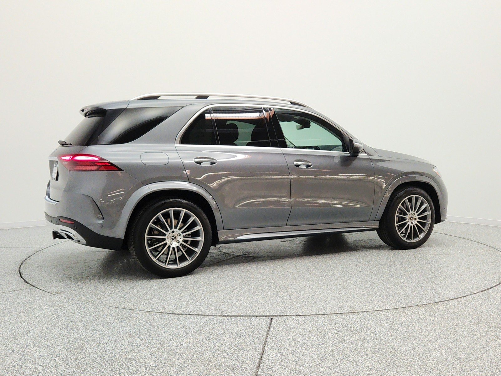 Used 2025 Selenite Grey Metallic Mercedes-Benz GLE 350 SUV image 5