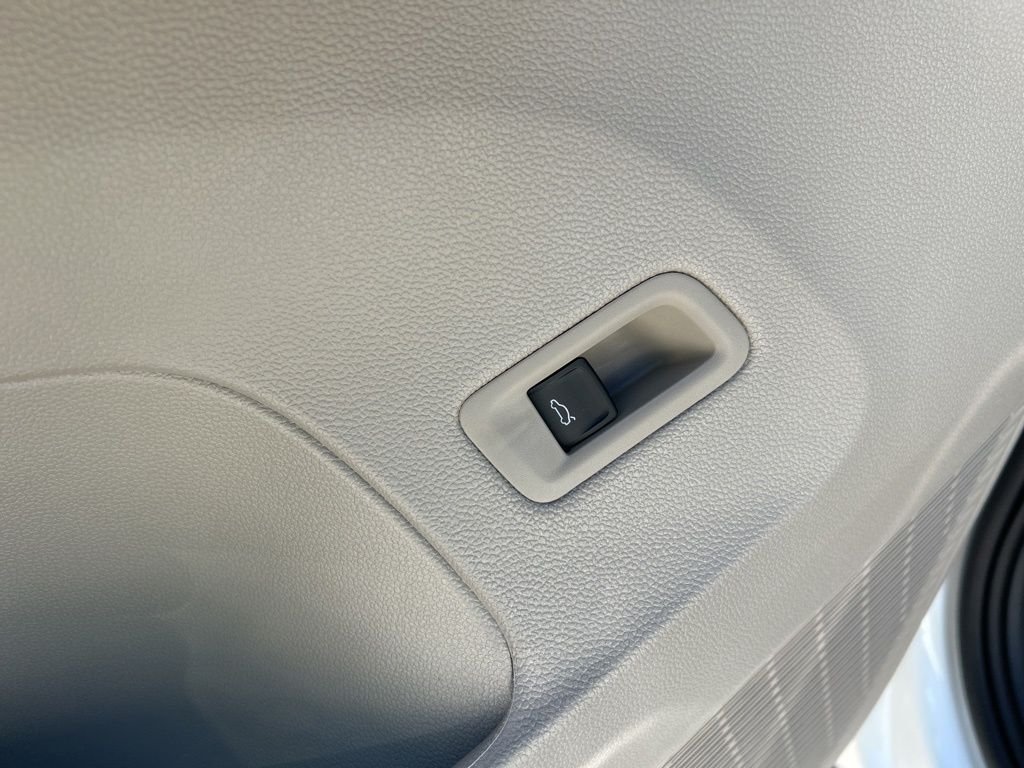 2026 Volkswagen Atlas SE w/Tech - Photo 14