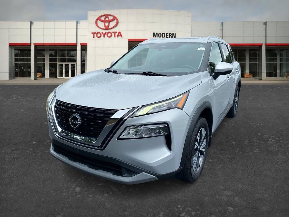 Used 2022 Brilliant Silver Metallic Nissan SV image 1