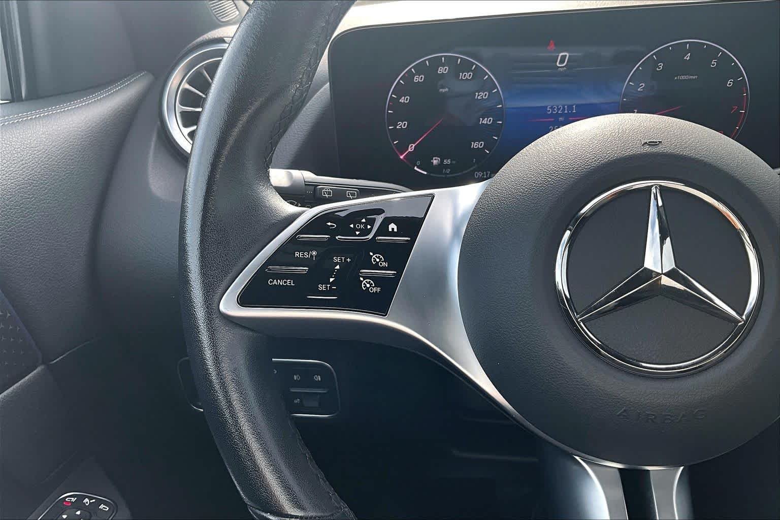 Used 2025 Polar White Mercedes-Benz GLA 250 image 23