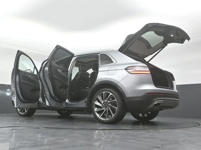 Used 2022 Silver Lincoln Reserve image 47