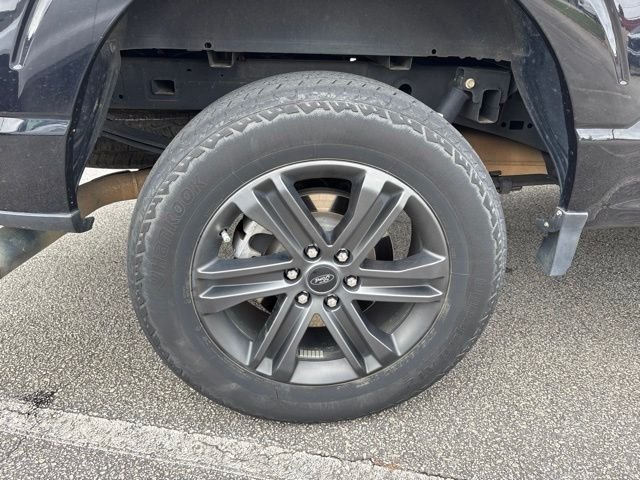 Used 2022 Agate Black Metallic Ford Lariat image 6