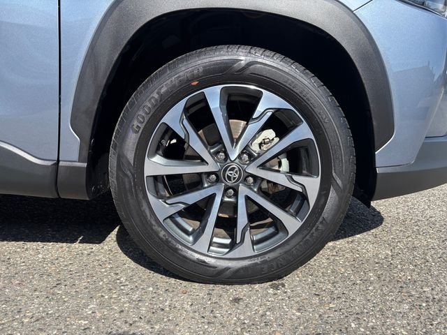 Used 2022 Celestite Toyota XLE image 27