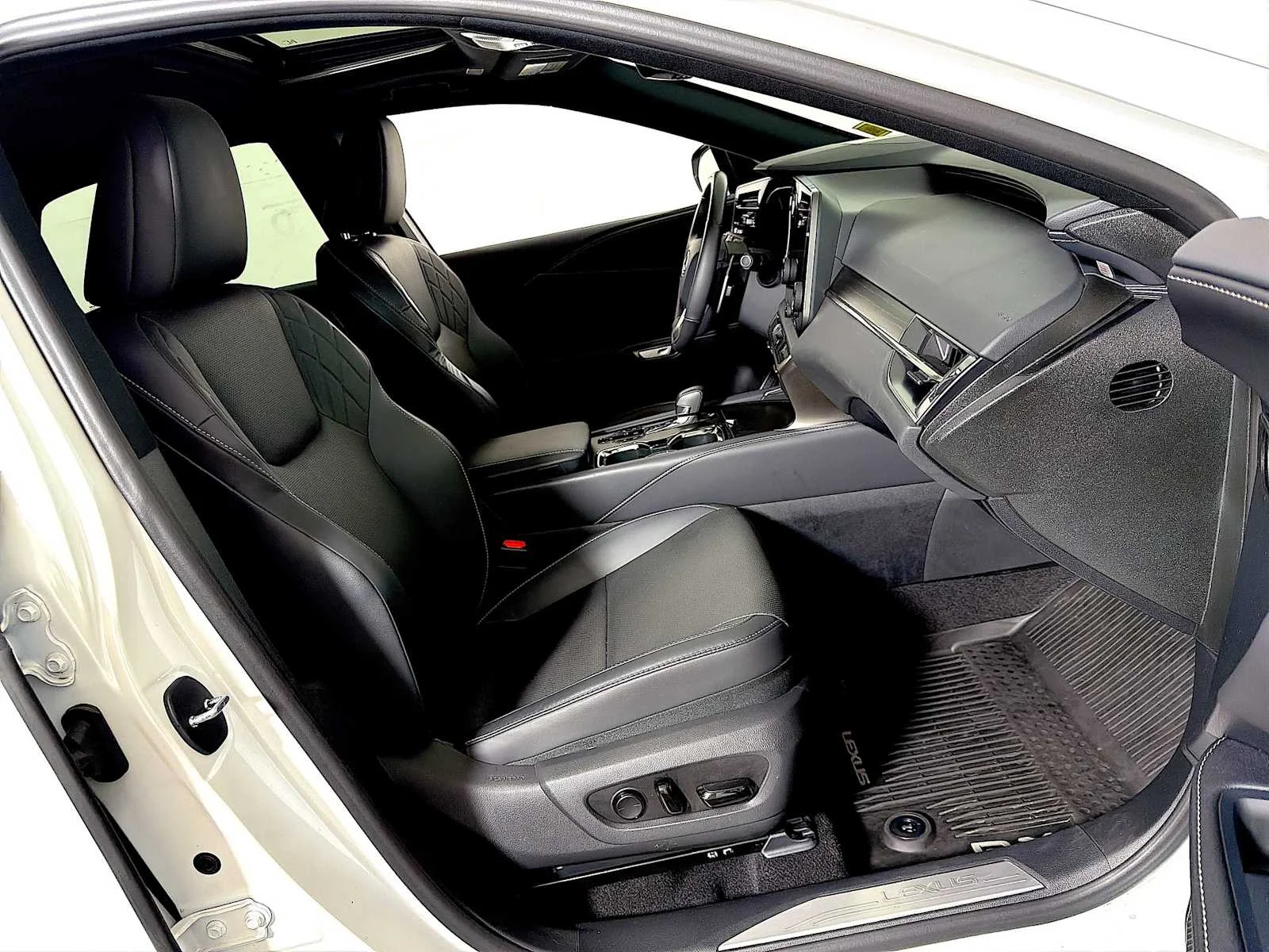 Used 2024 Eminent White Pearl Lexus Premium image 23