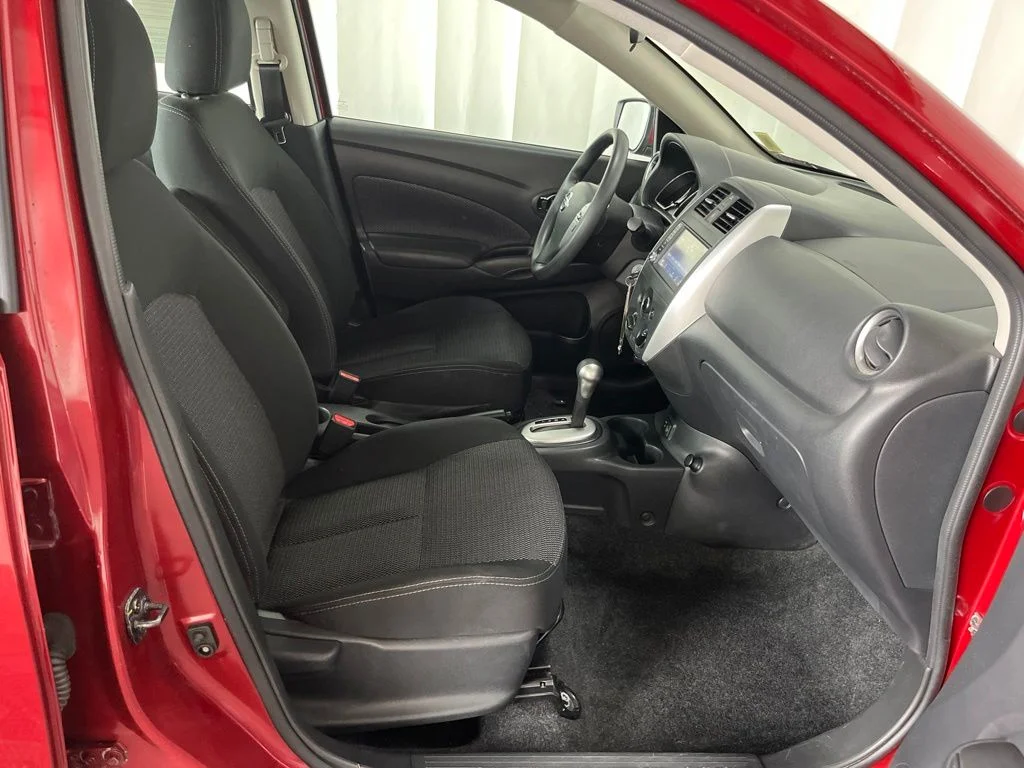 Used 2019 Red Nissan 1.6 SV image 18