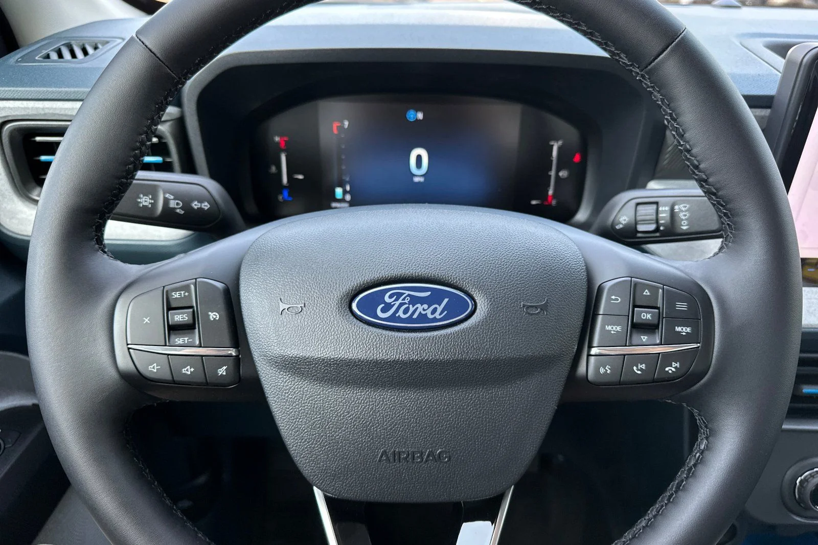 New 2026 Oxford White Ford XLT image 21