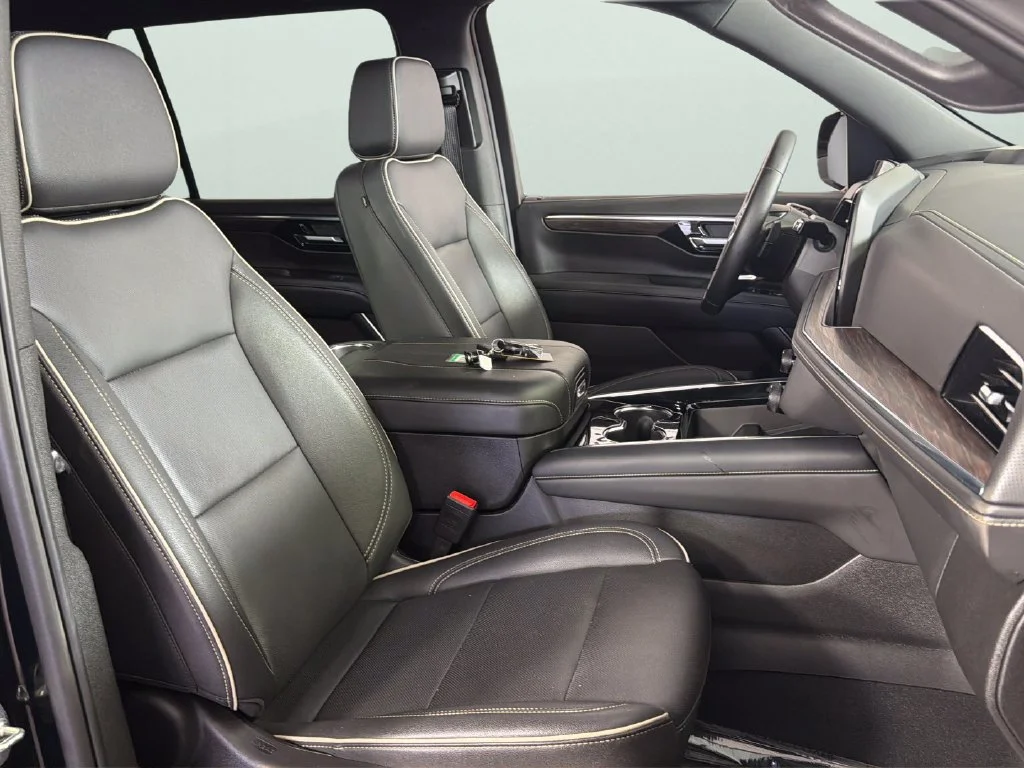 Used 2026 Black Chevrolet Premier image 38