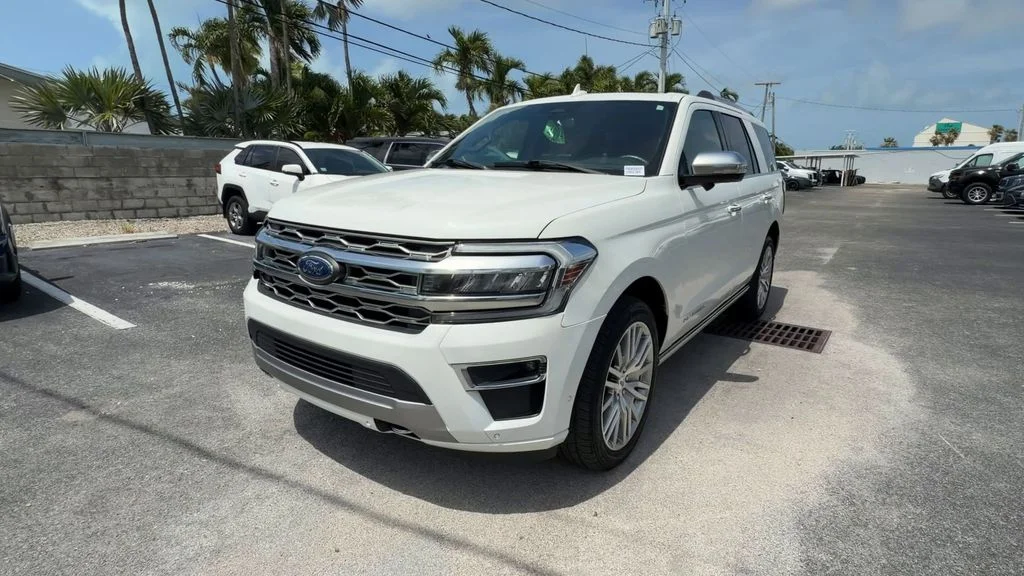 Used 2024 White Ford Platinum image 4