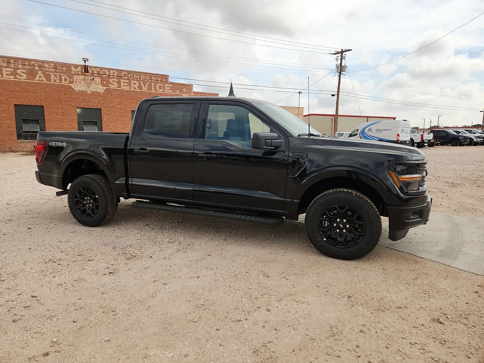 New 2026 Agate Black Metallic Ford XLT image 8