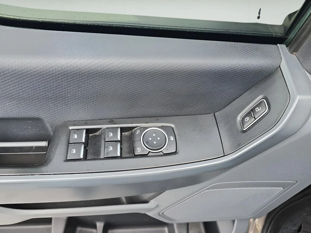 Used 2023 Brown Ford XLT image 11