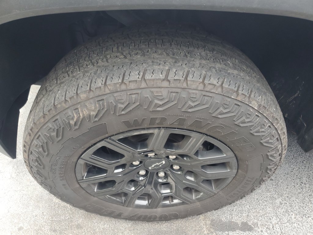 Used 2024 Gray Chevrolet Trail Boss image 7
