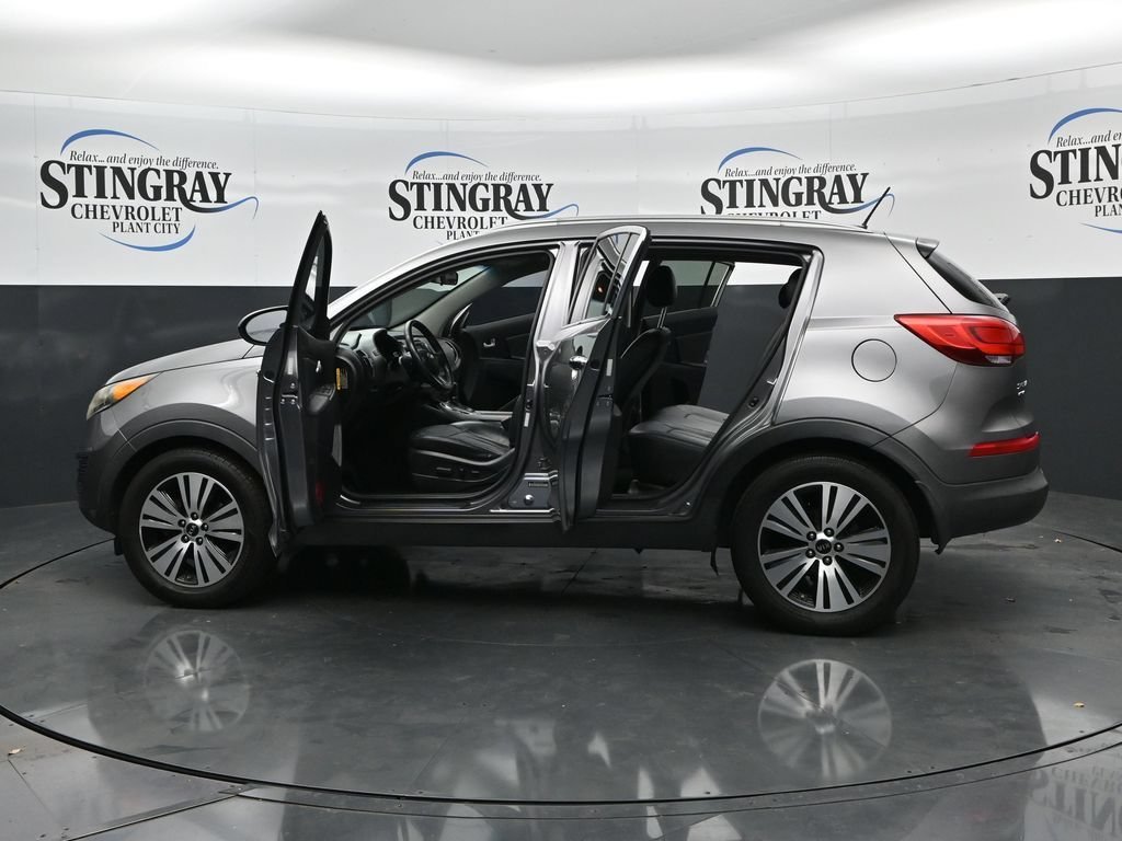 Used 2016 Silver Kia EX image 37