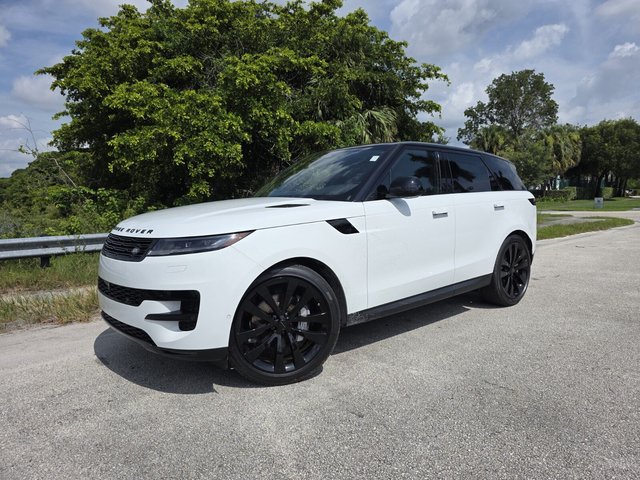 2026 Land Rover Range Rover Sport P360 SE