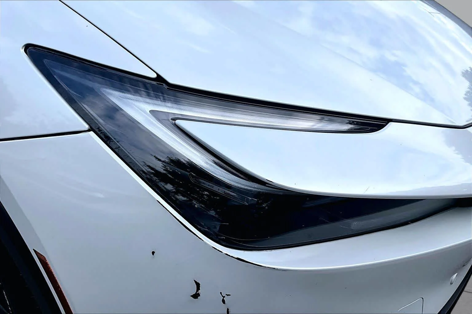 Used 2024 Wind Chill Pearl Toyota LE image 25