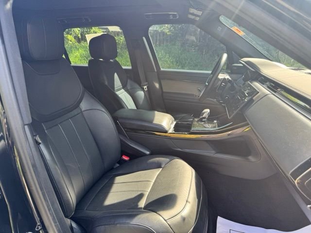 Used 2025 Santorini Black Metallic Land Rover SE image 20