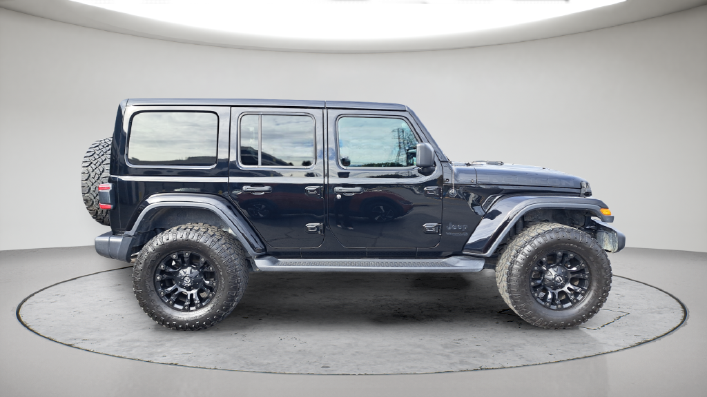 Used 2020 Black Jeep Unlimited Sahara Altitude image 3