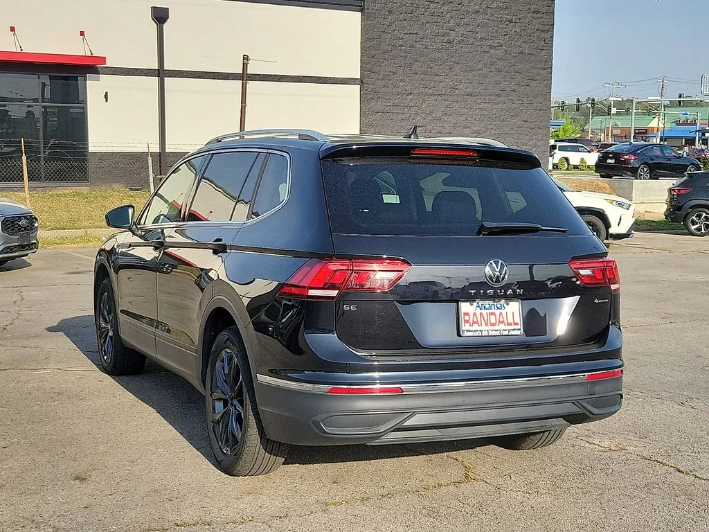 Used 2024 Deep Black Pearl Effect Volkswagen 2.0T SE image 4