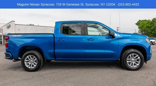 Used 2022 Blue Chevrolet RST image 5