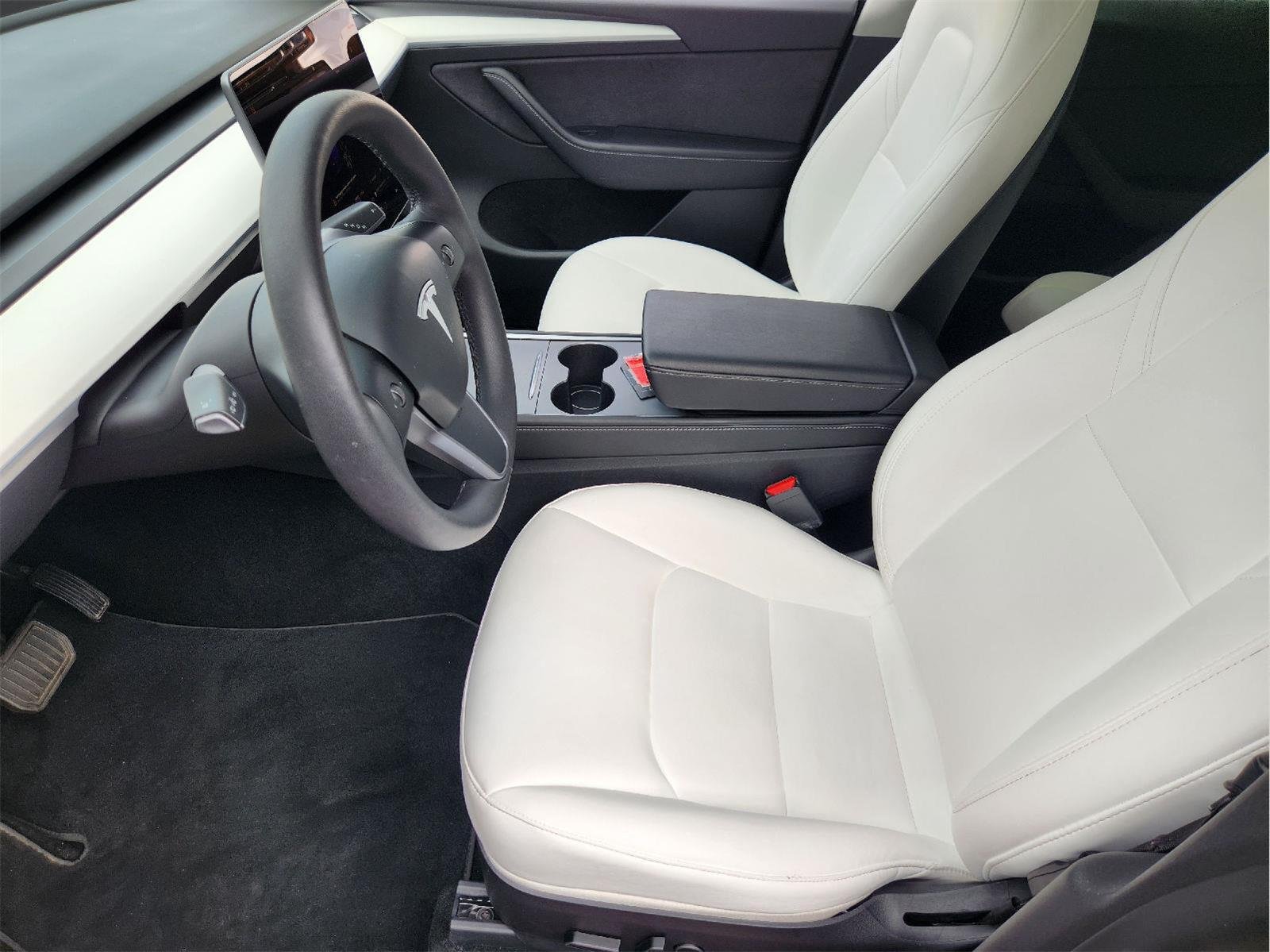 2023 Tesla Model Y photo 13 of 33