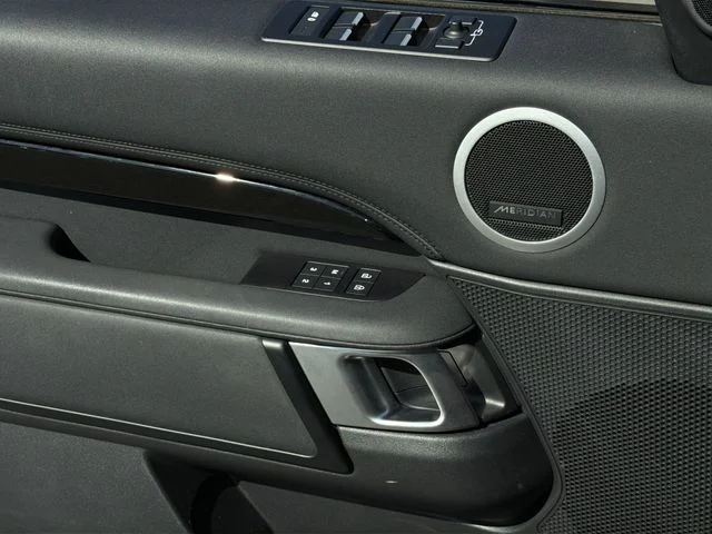 Used 2024 Black Land Rover S image 33