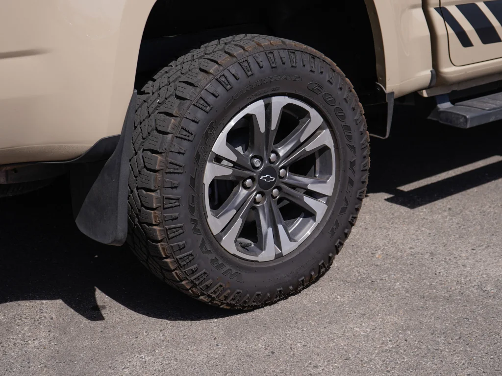 Used 2022 Black Chevrolet 4WD Z71 image 14