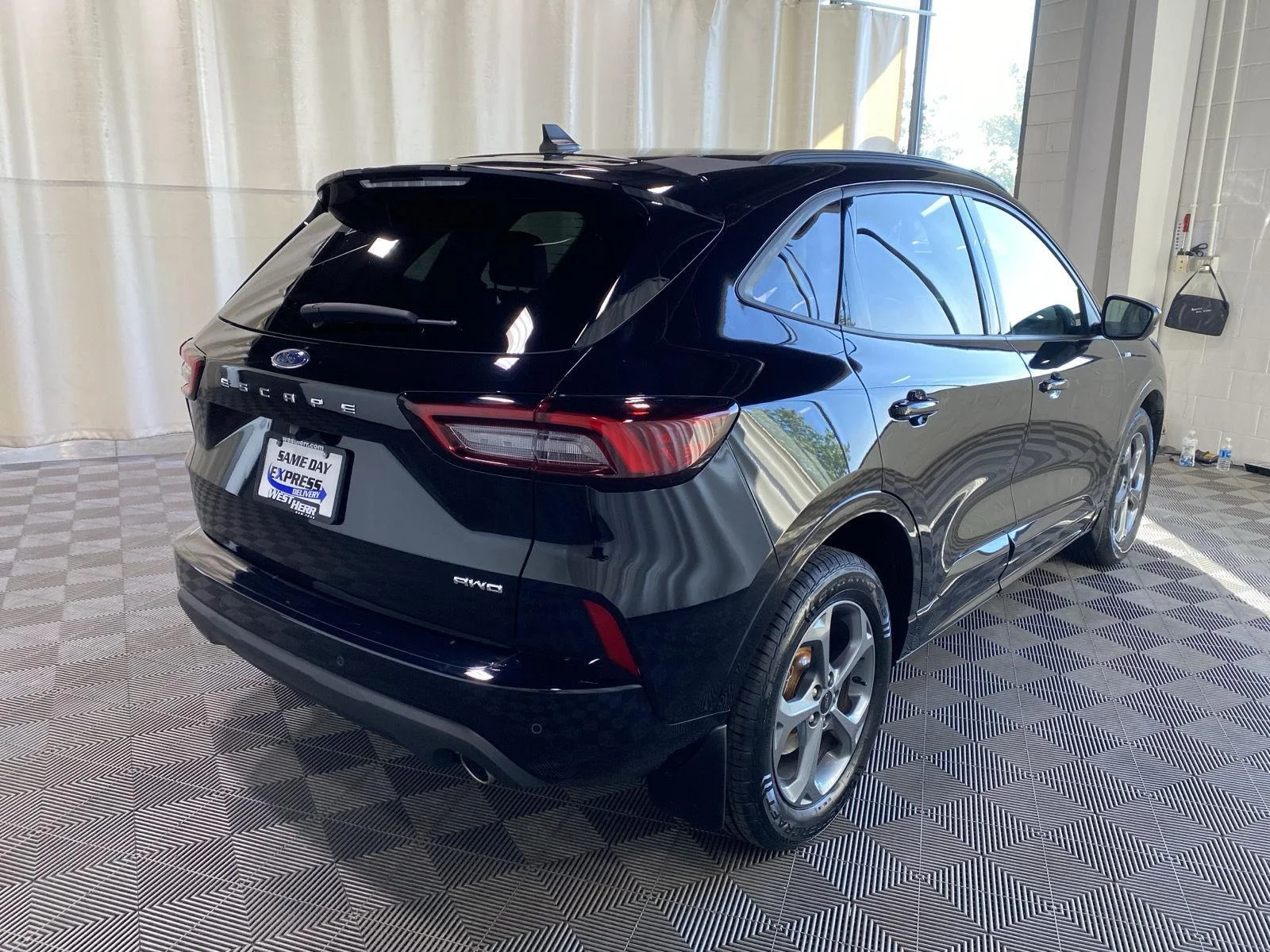Used 2023 Agate Black Ford ST-Line Select image 8