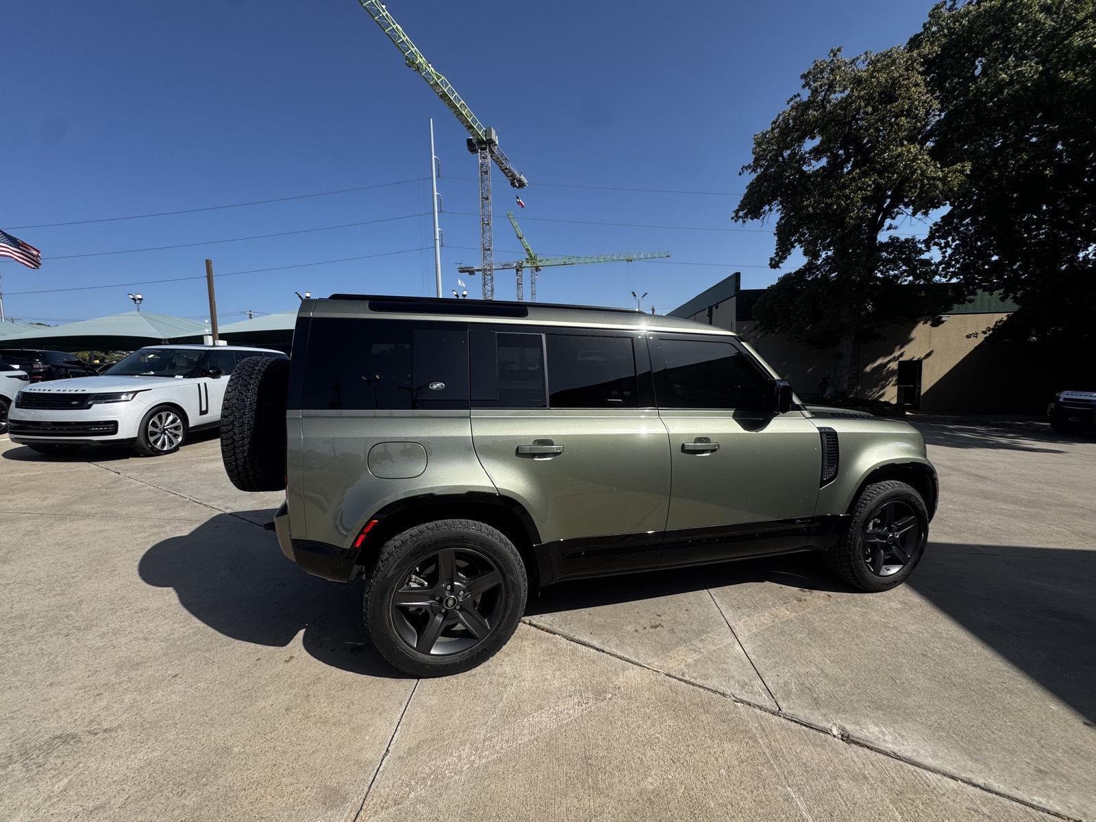 Used 2021 Pangea Green Land Rover X-Dynamic HSE image 8