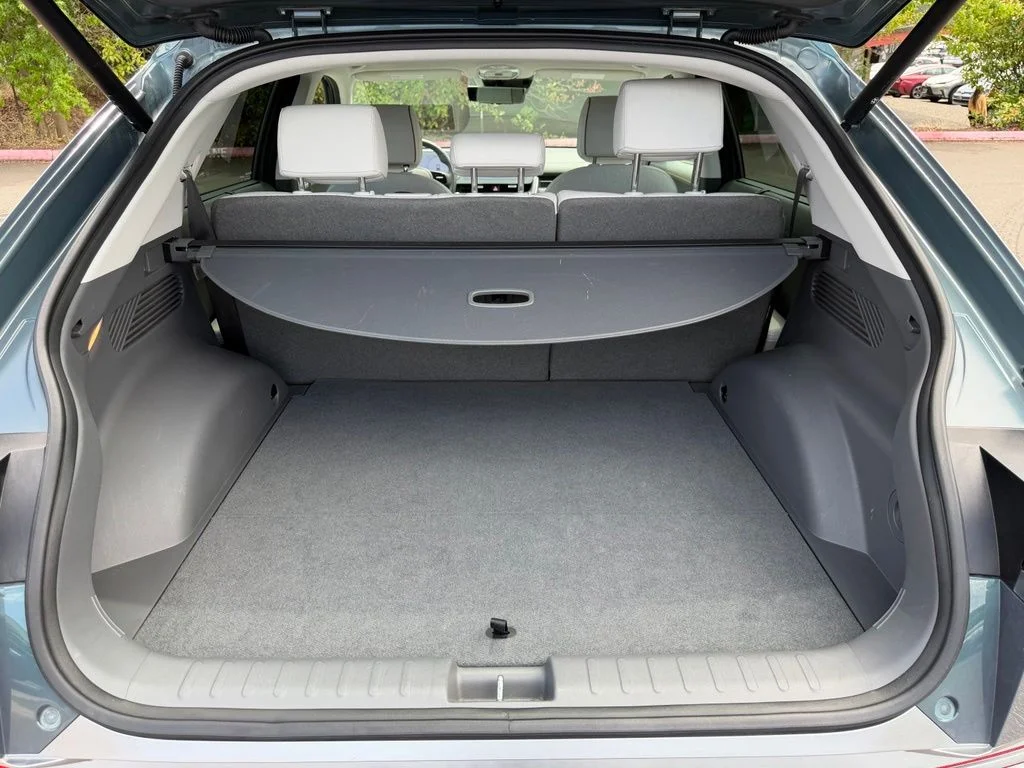 Used 2024 Digital Teal Hyundai Limited image 10